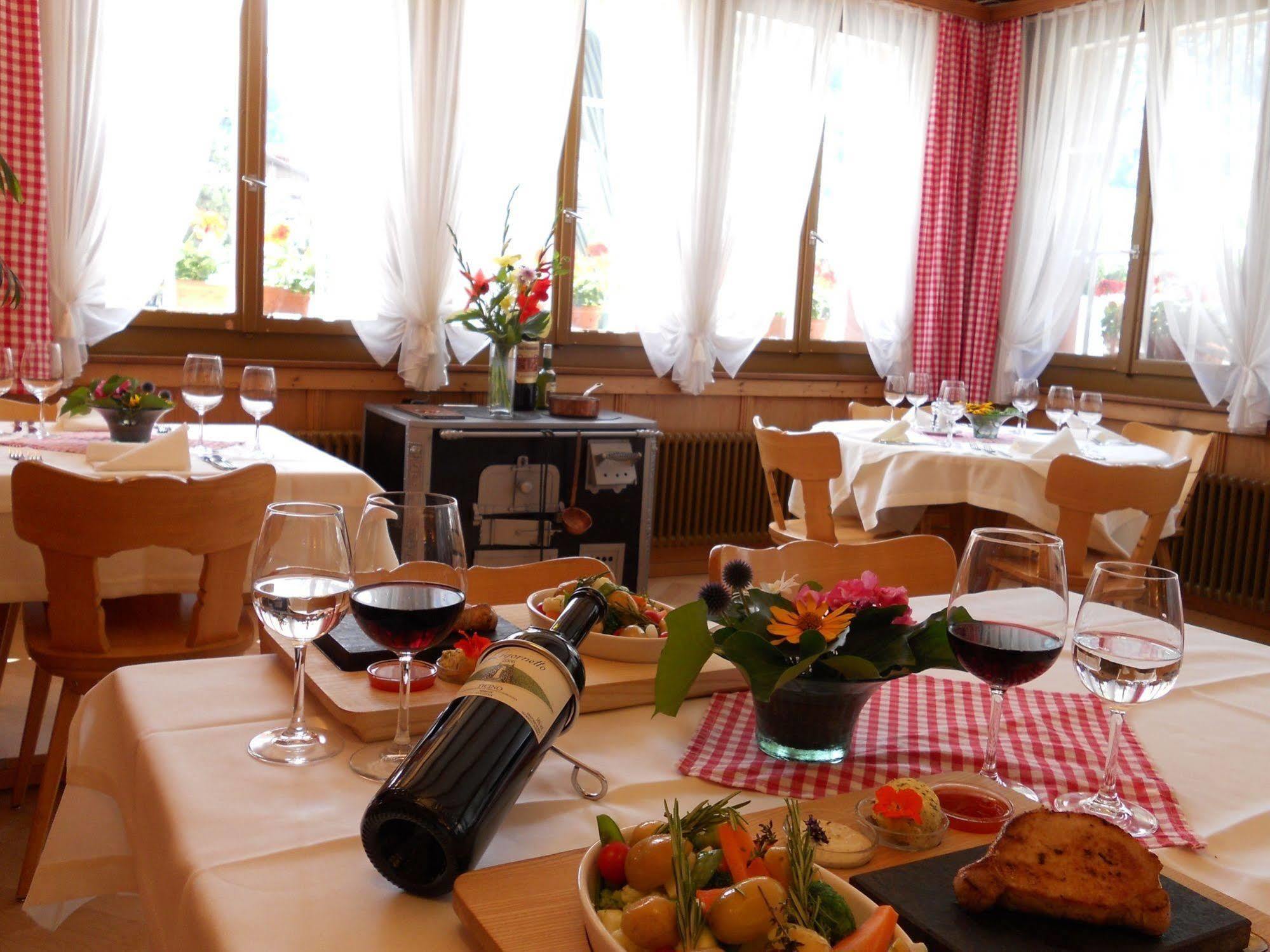Gasthaus Paxmontana Sachseln Bagian luar foto