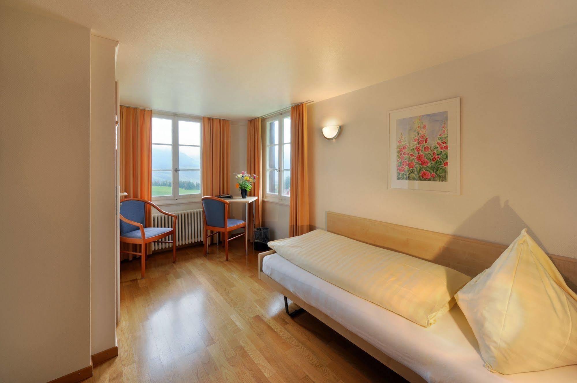 Gasthaus Paxmontana Sachseln Bagian luar foto