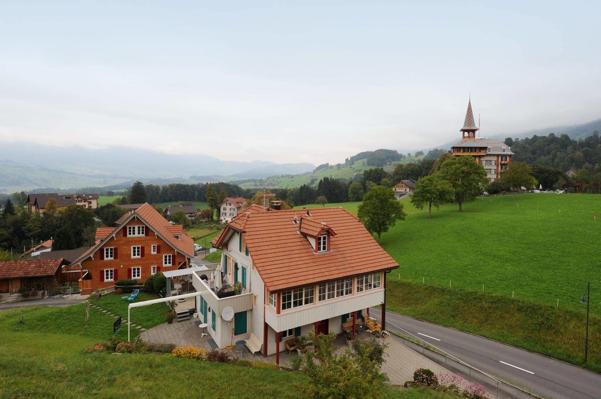 Gasthaus Paxmontana Sachseln Bagian luar foto